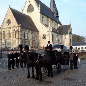 Lijkkoets met paarden